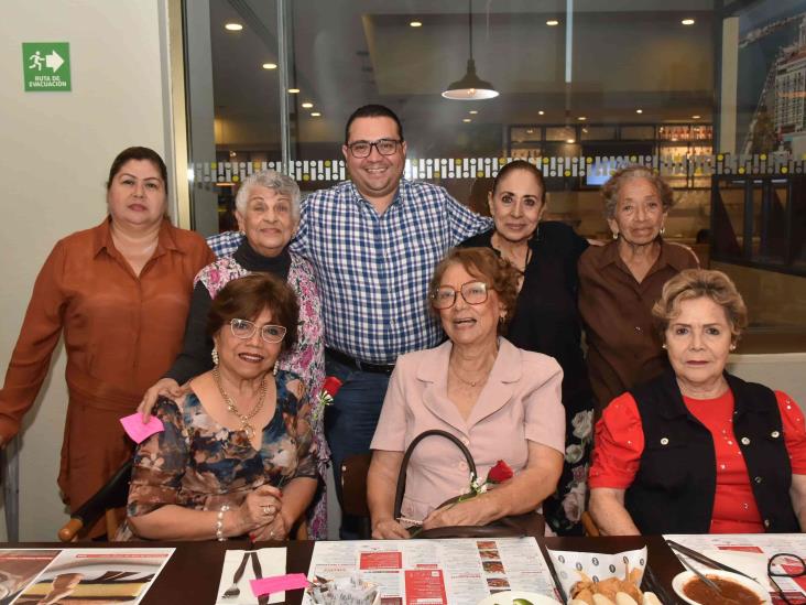 La Casa Enlace Club Virginia festeja el Día del Amor y La Amistad