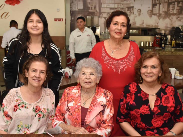 El Grupo de Las Terinas celebran el Día del Amor y la Amistad