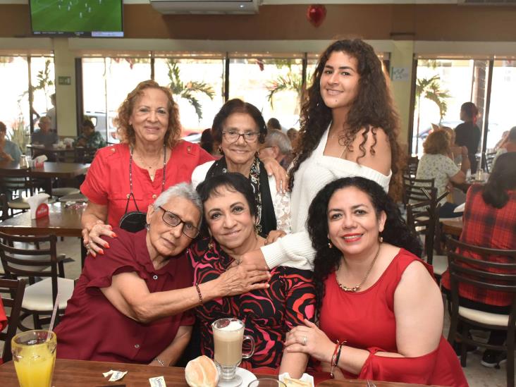 El Grupo de Las Terinas celebran el Día del Amor y la Amistad