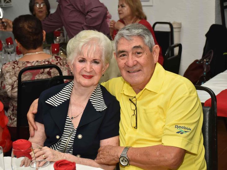 El Grupo de Amigos Queridos celebra el Día del Amor y la Amistad