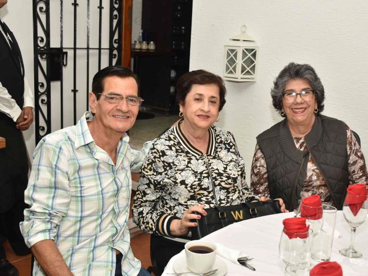 El Grupo de Amigos Queridos celebra el Día del Amor y la Amistad