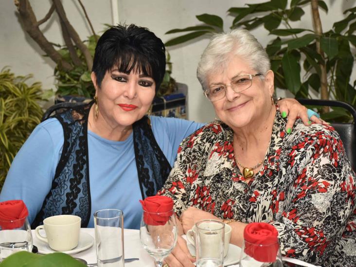 El Grupo de Amigos Queridos celebra el Día del Amor y la Amistad