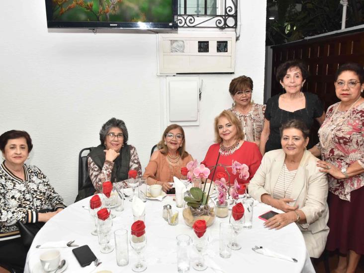 El Grupo de Amigos Queridos celebra el Día del Amor y la Amistad