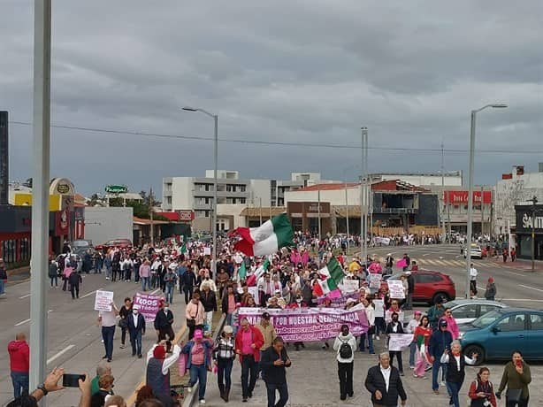 Realizan marcha por la democracia en Veracruz y Boca del Río 