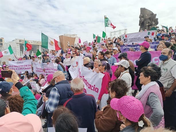 Realizan marcha por la democracia en Veracruz y Boca del Río 