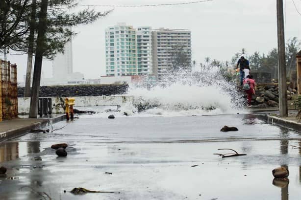 Ayuntamiento de Boca del Río atiende afectaciones por el Frente Frío 35