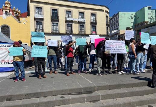 ¡Siguen en la lucha!, estudiantes del Tec de Xalapa se manifiestan en Plaza Lerdo