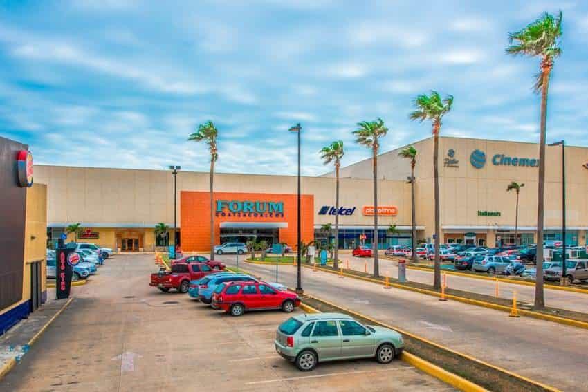 Importante tienda de ropa ofrece vacantes en plaza Forum Coatzacoalcos