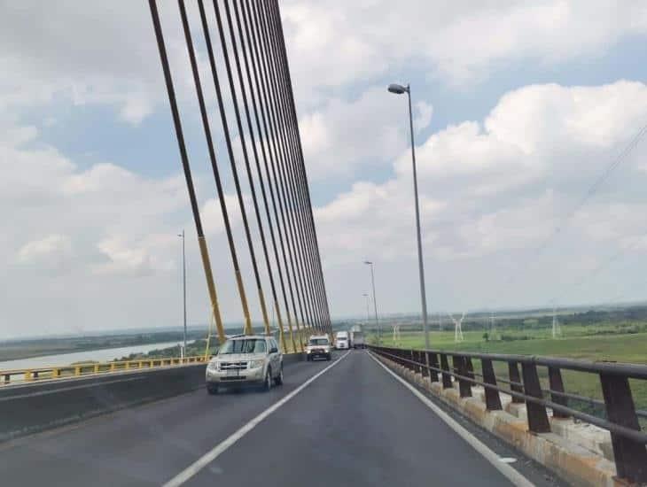 Hallan cuerpos embolsados sobre la autopista Cosoleacaque-Nuevo Teapa