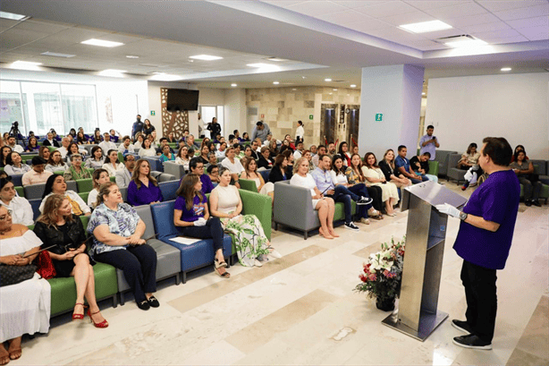 Unánue Abascal refrenda su compromiso con los habitantes más necesitados de Boca del Río