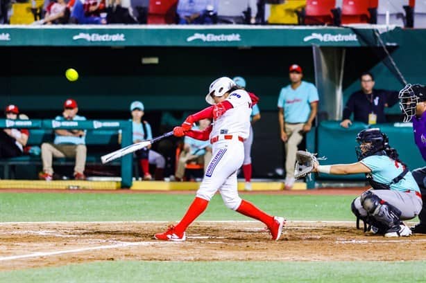 Entra Majo Valenzuela a la hidtoria del softbol