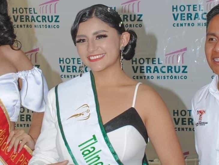 Deniss Axel Vergara Mendoza porta orgullosa la banda de Tlalnelhuayocan