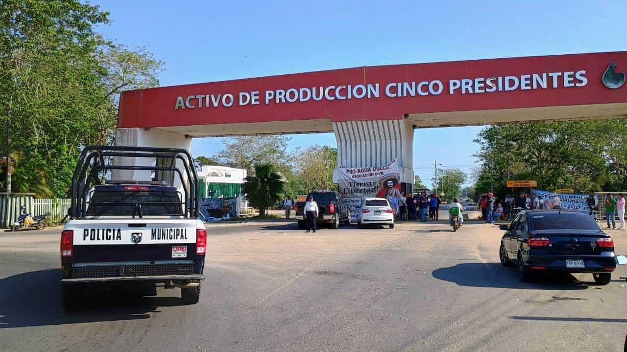 Decenas de pobladores cerraron el acceso al Activo de Producción Cinco Presidentes