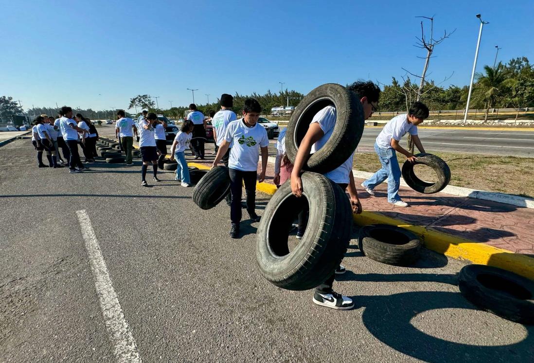 PMA y estudiantes del Cetmar y Conalep realizan el “Kilómetro de Residuos”