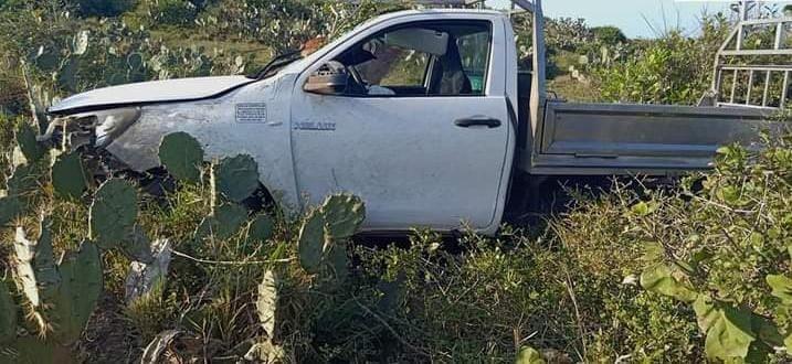 Camioneta se sale de la carretera en el tramo Lerdo de Tejada - Alvarado