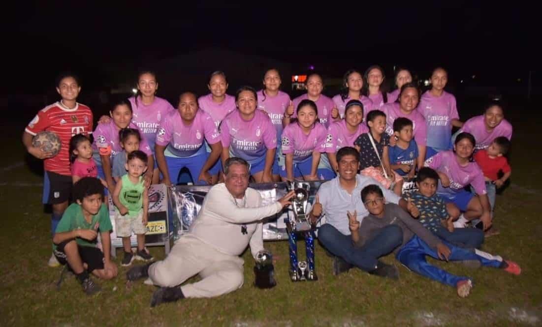 Cobras conquistó el título en el futbol 9 femenil