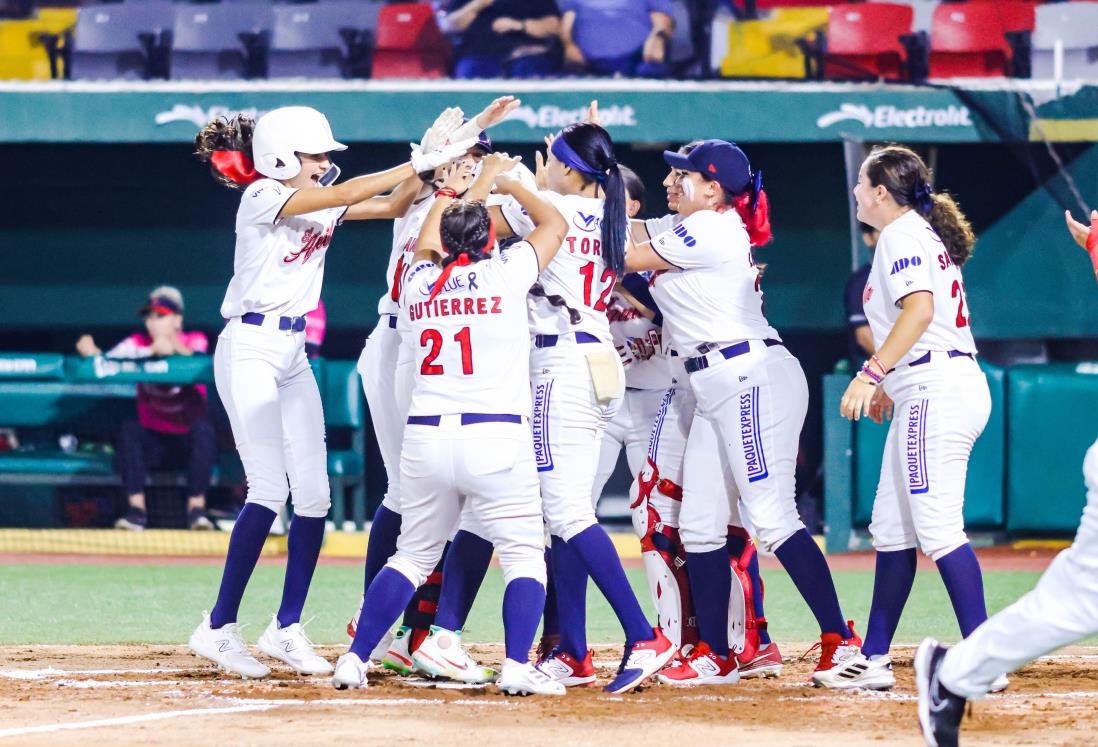 Clasifica El Águila a playoffs en el softbol