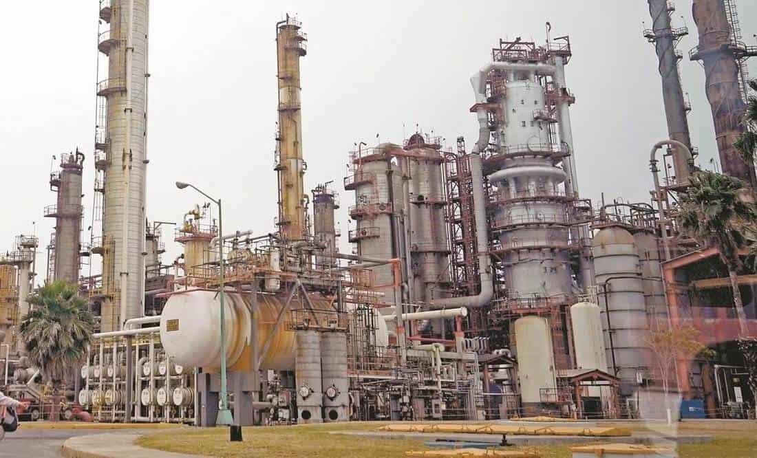 Clausuran refineria de Pemex en Cadereyta por este motivo