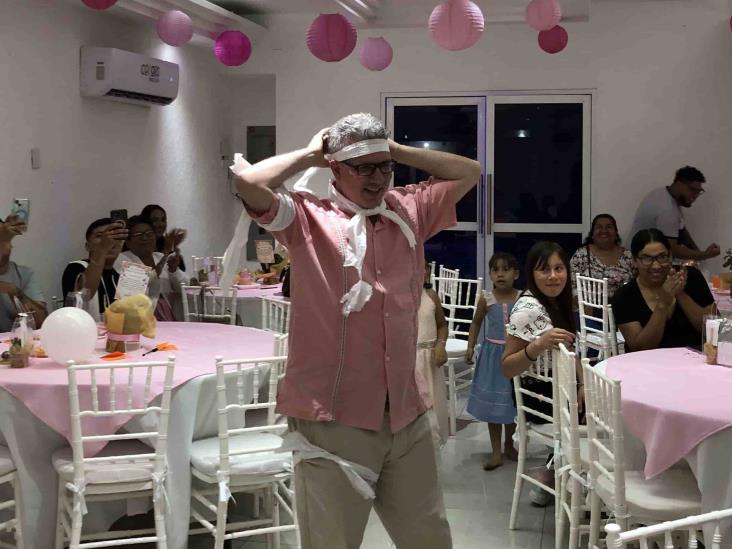 Denisse Becerra protagoniza ameno baby shower