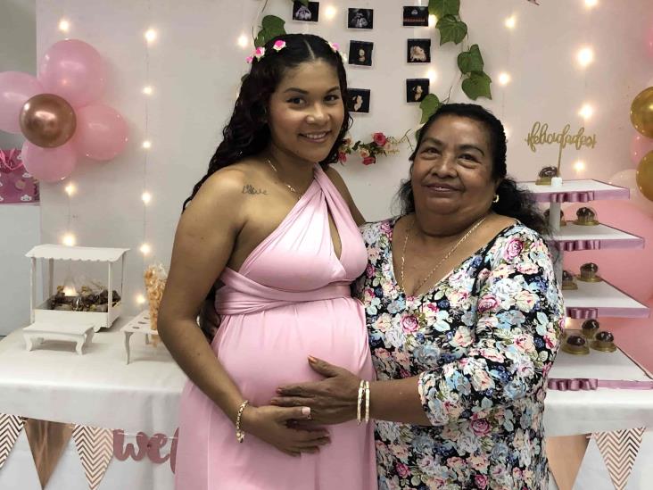 Denisse Becerra protagoniza ameno baby shower