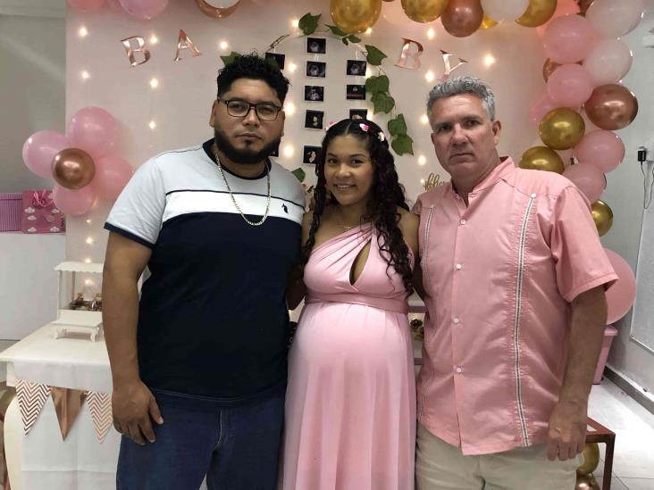 Denisse Becerra protagoniza ameno baby shower
