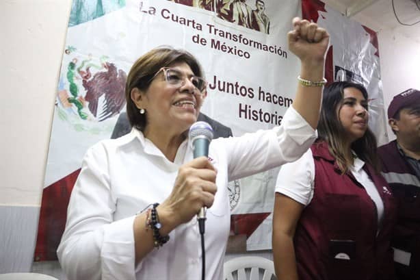 Rosa María Hernández Espejo se reúne con vecinos de zona norte de Veracruz