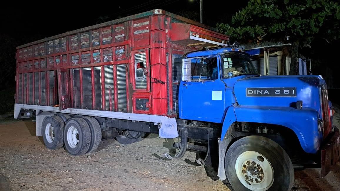 Sayuleño muere lapidado durante intento de asalto sobre la Transistmica  