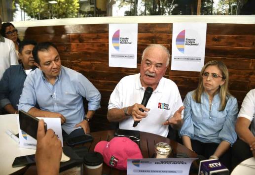 En Xalapa, exgobernador de Baja California se suma al Frente Cívico Nacional