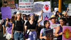 Marchan en Veracruz en conmemoración del Día Internacional de la Mujer | VIDEO