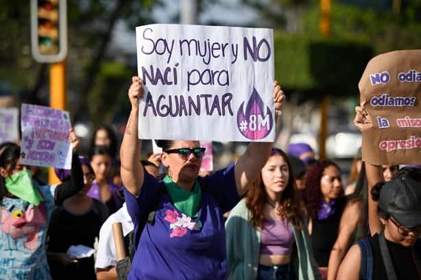 Marchan en Veracruz en conmemoración del Día Internacional de la Mujer | VIDEO