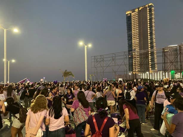 Miles de mujeres levantan la voz en Veracruz | VIDEO