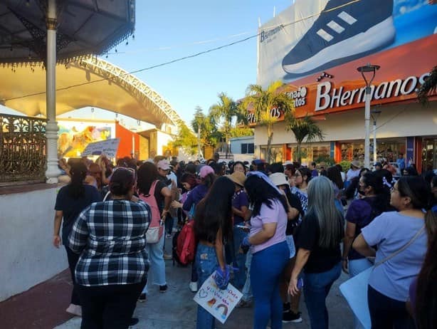 Feministas de Minatitlán alzan la voz contral el abuso y acoso| VIDEO