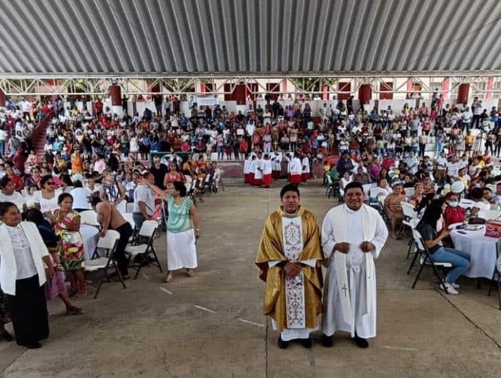 Llevan a cabo misa de acción de gracias en Moloacán