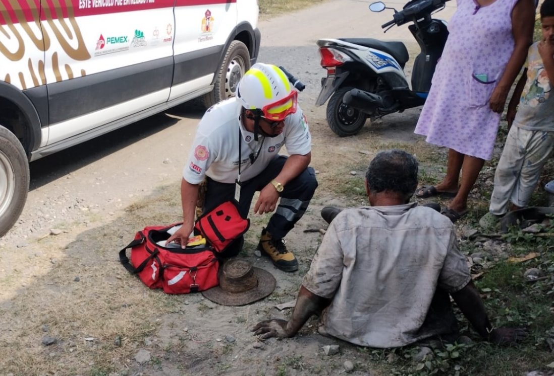 Cortador de caña se desmaya en plena calle de Tierra Blanca