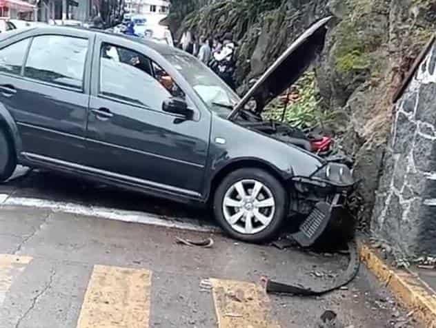 Se registra choque en la avenida Maestros Veracruzanos de Xalapa