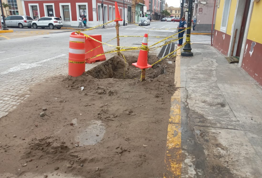 ¿Obra Municipal o Visita Extraterrestre? Misteriosa excavación frente a Mercado de Artesanías