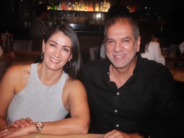 Rosana Romero de Lagunes disfruta cena por su cumpleaños