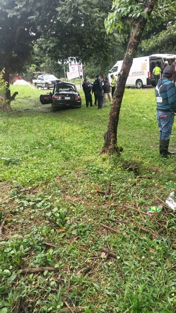 Conductor de automóvil en Martínez de la Torre sufre accidente y pierde una oreja