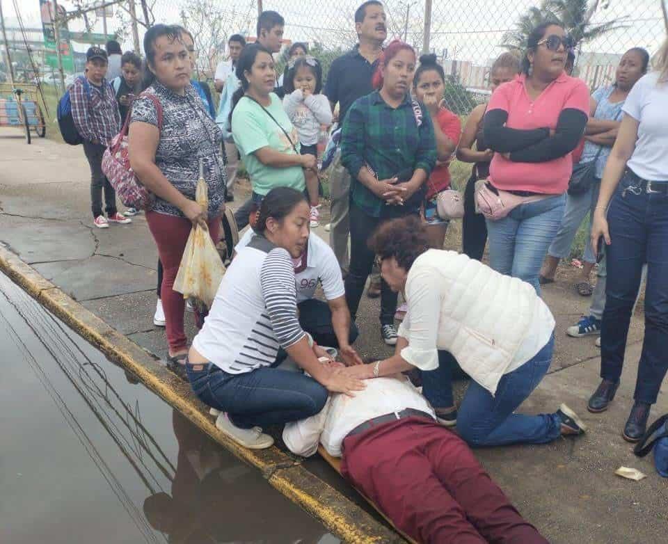 Estudiante de secundaria, resbaló de camión urbano en Coatzacoalcos 