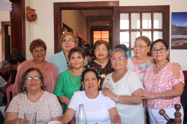 Betty Cadena celebró su cumple, rodeada de cariño