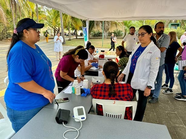 Instalan módulo de atención médica en la UV región Veracruz