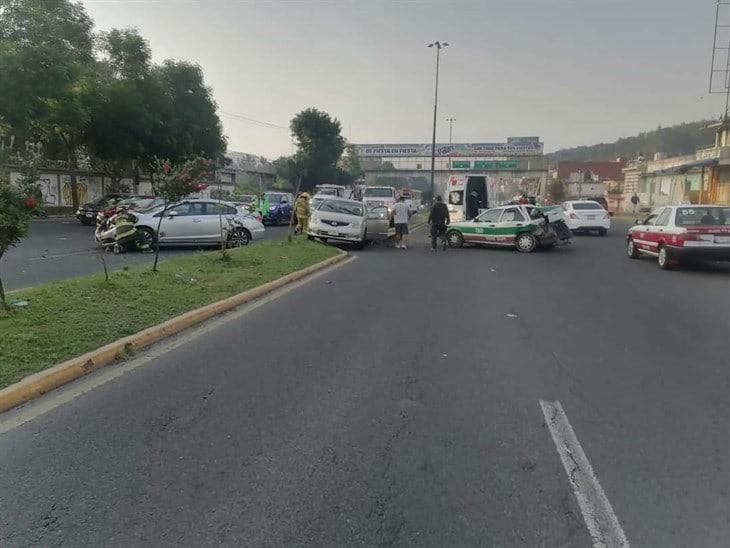 Accidente vehicular en el Boulevard Xalapa–Banderilla, deja tres lesionados 