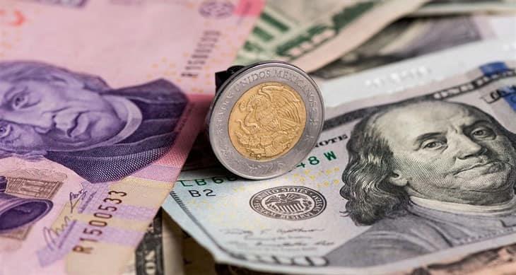 Peso más fuerte, sigue bajando precio del dólar