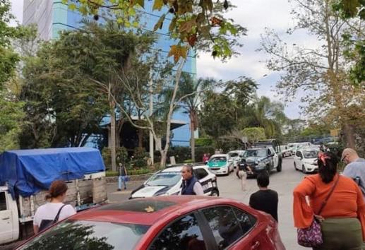 Torre Ánimas de Xalapa es desalojada por supuesta amenaza de bomba