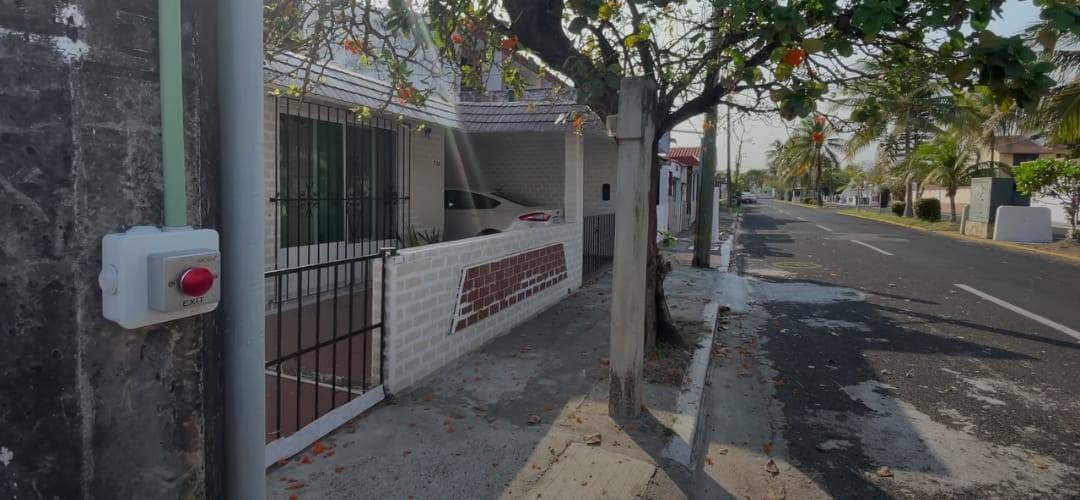 Vecinos del Floresta en Veracruz así atacan la inseguridad con sus propíos recursos