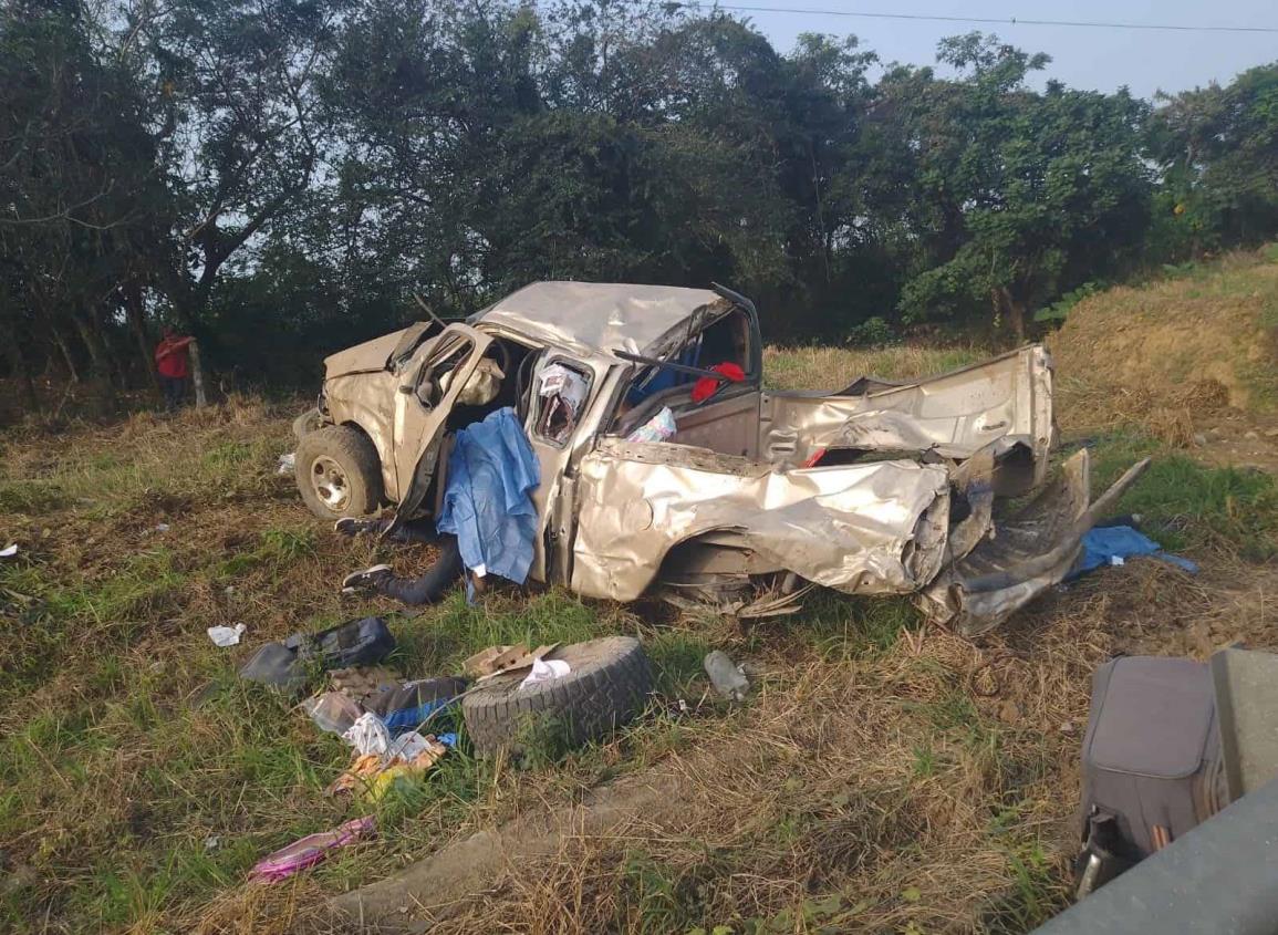 De Oaxaca, compradores de carros que murieron durante volcadura en Acayucan 