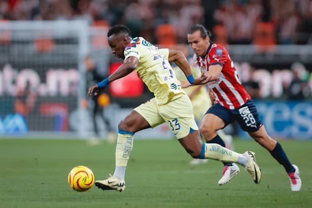 Chivas y América empatan sin goles en el Clásico