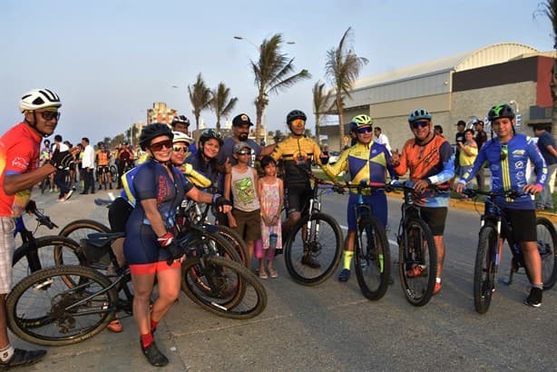 Realizan rodada familiar para estrenar la nueva ciclovía en el malecón de Coatzacoalcos | VIDEO