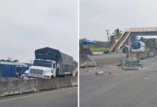 Camión se estrella contra muros divisorios en la carretera Xalapa-Tamarindo