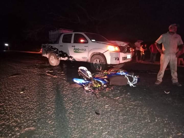 Accidente entre moto y camioneta deja un lesionado en carretera Veracruz-Xalapa